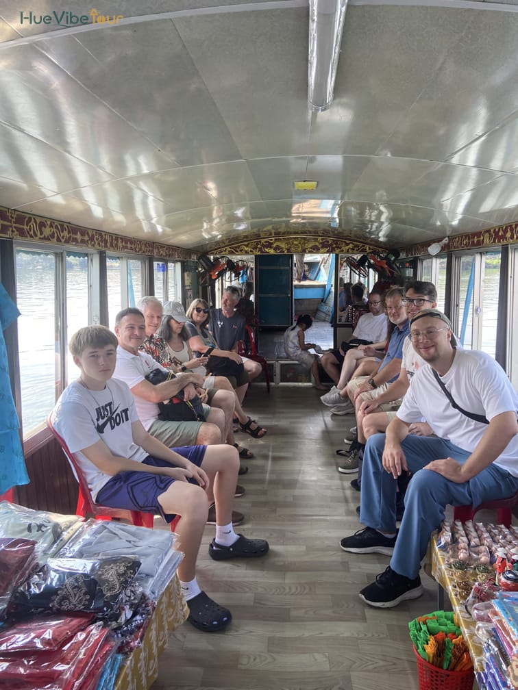 Hue tour photo 52