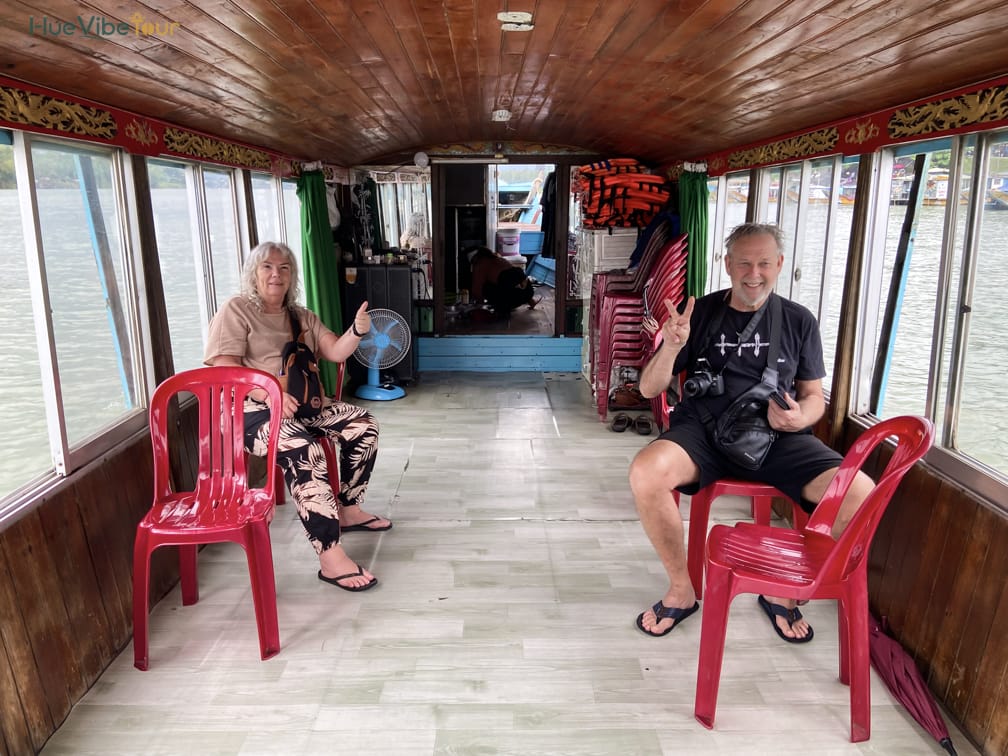 Hue tour photo 44